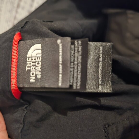 North Face Black Womans Hiking Casual 6" Shorts With Pockets - Picture 5 of 7